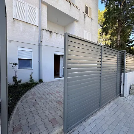Iria Apartment Golem (Tirana)